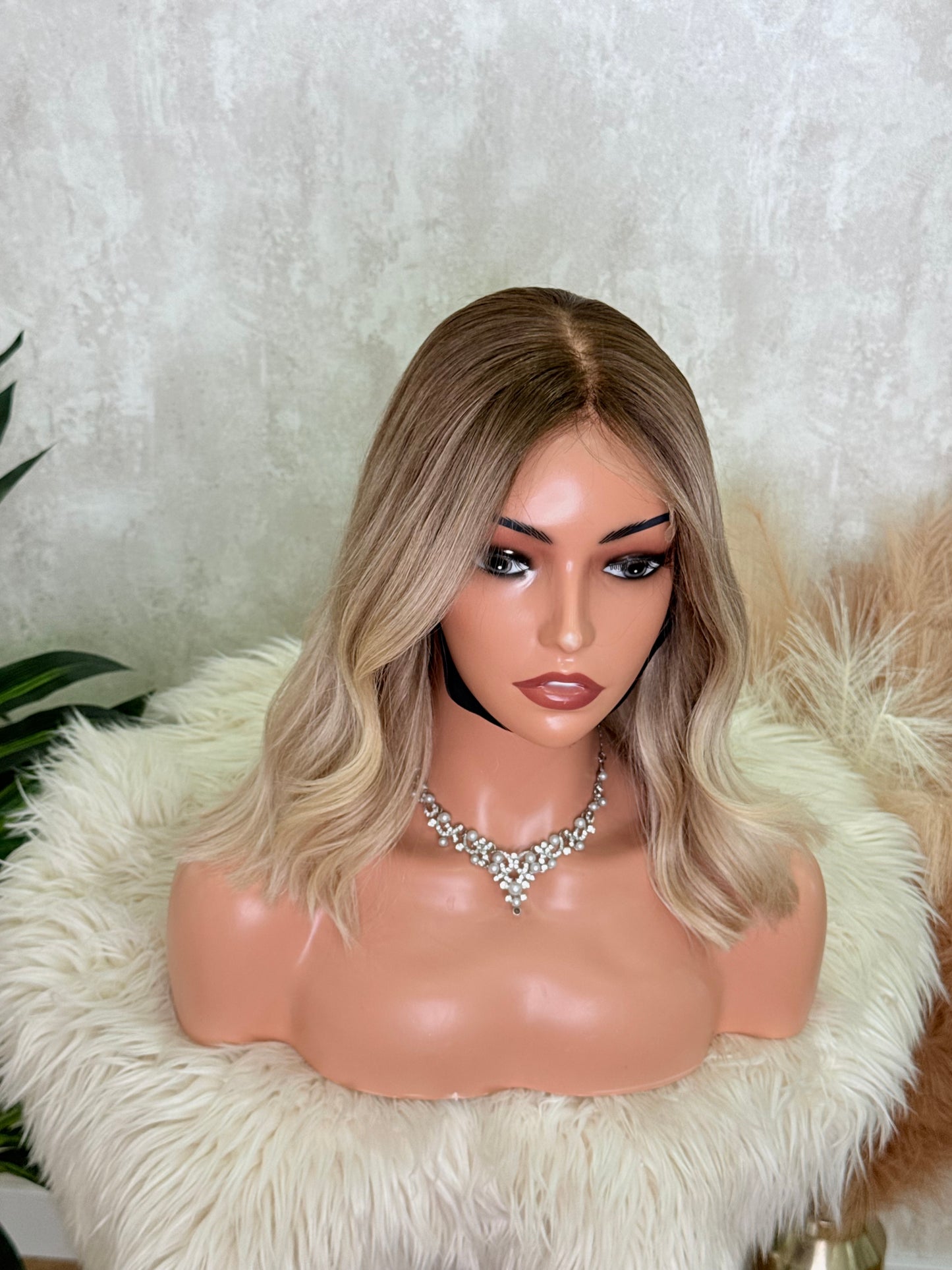 MARTHA | 35.5cm natural hair wig 